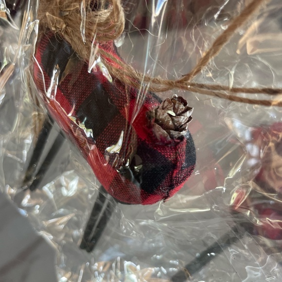 3 RED AND BLK BUFFALO PLAIN MINI DEER XMAS ORNAMENTS NEW - Picture 3 of 8